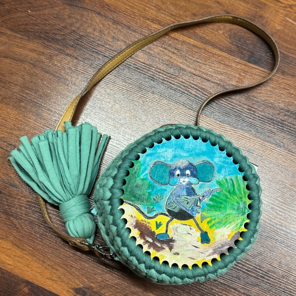 Green Round Crossbody Bag with Mouse Design